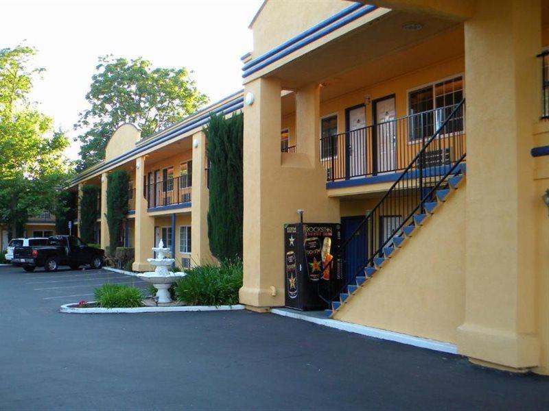 Americas Best Value Inn - Chico Buitenkant foto