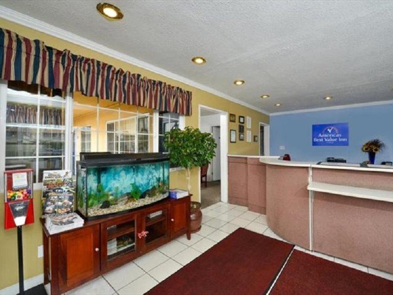 Americas Best Value Inn - Chico Buitenkant foto