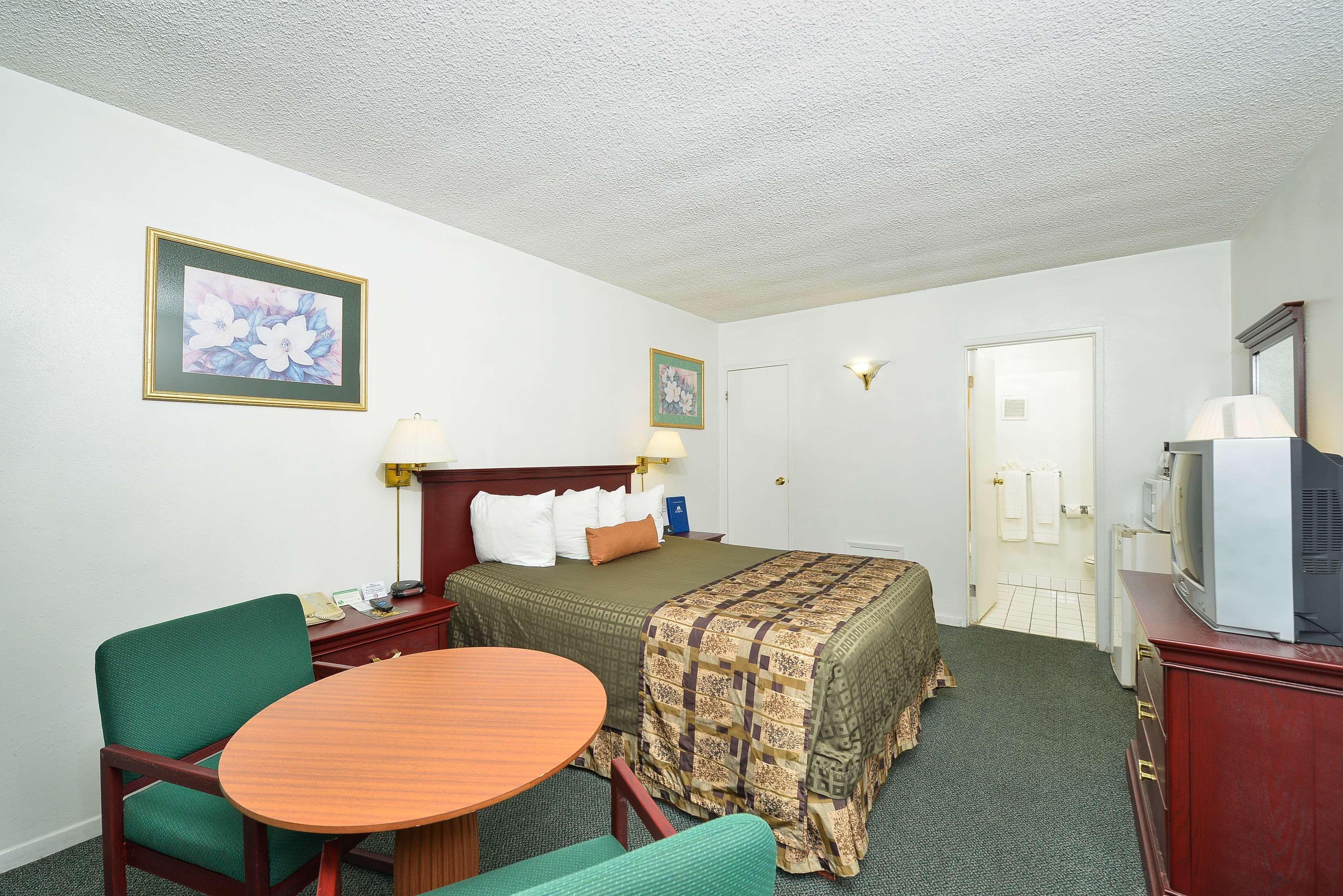 Americas Best Value Inn - Chico Buitenkant foto