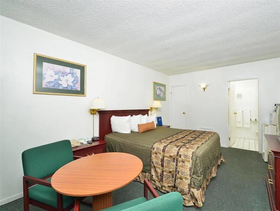 Americas Best Value Inn - Chico Buitenkant foto