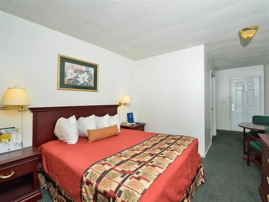Americas Best Value Inn - Chico Buitenkant foto